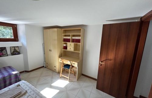Tagliacozzo Apartment | Family-Friendly LB Guest House with Great Reviews