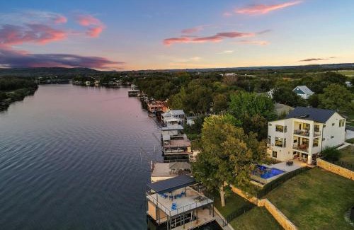 Burnet House | LBJ Bliss Retreat: Heated Pool, Hot Tub & Game Rooms