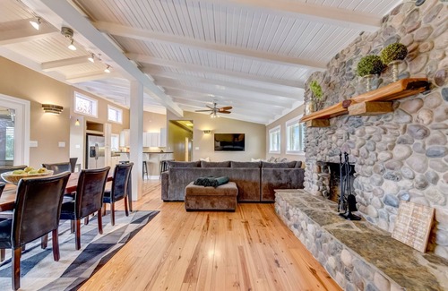 Granite Shoals House | LBJ Lake Home: Family-Friendly Retreat with Boat Slip