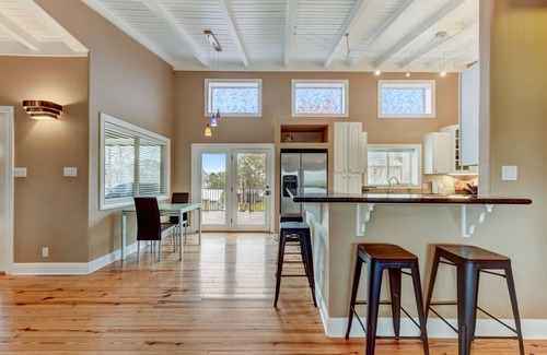 Granite Shoals House | LBJ Lake Home: Family-Friendly Retreat with Boat Slip