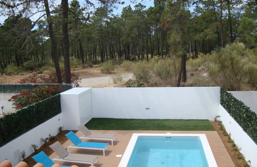 Retur House | Beachside Retreat: 4 Bed House with Pool, Rated 9.4/10