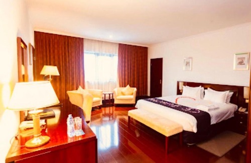 Kumasi Apartment | Discover Comfort at LC Kumasi with Pool and Hot Tub