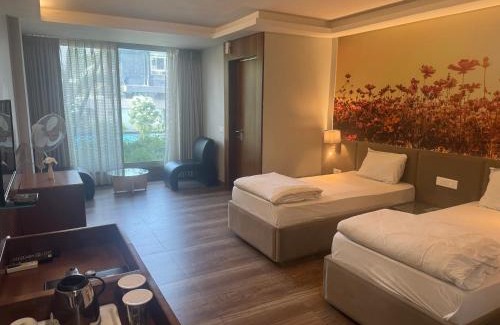 Indore Resort | Discover LCH Fitness: Family-Friendly with Pool & Dining