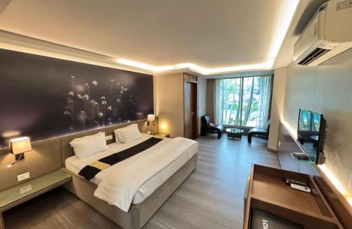 Indore Resort | Discover LCH Fitness: Family-Friendly with Pool & Dining