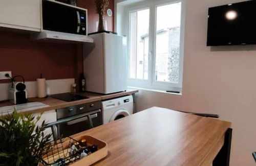 Clermont-Ferrand Apartment | Unbeatable Stay at LCS Home: Balcony, Parking & Wifi