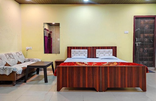 Faizabad Hotel | Pet-Friendly LD Guest House in Ayodhya with Breakfast
