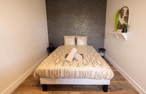 Montlucon Apartment | Budget-Friendly Stay Near Montluçon Intermarché for Families