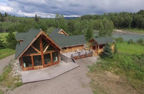 Moricetown Cabin | Discover LDR Lodge - Last Dollar Ranch: Pet-Friendly Retreat