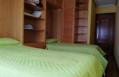 Leon Apartment | Pet-Friendly Getaway at León Arena with Family Amenities
