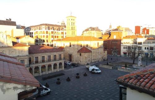 Old Town Apartment | Pet-Friendly León Suite Urban Studios with Exceptional Ratings