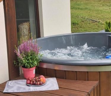 Sulecki Borek House | Discover Leśna Chata Kaszuby: Pet-Friendly Retreat Awaits