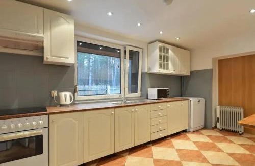Daleszyce Villa | Unwind at Leśna Odnowa - Family-Friendly 4-Star Retreat