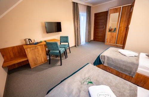 Łabowa House | Inviting Leśny Dworek: Guest Rated 9.3 with Pool Access