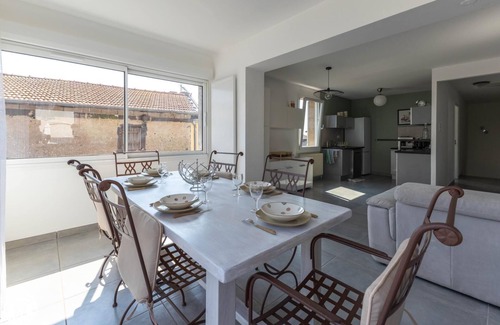Volvic House | Relax at LE 10 - Volvic Gîte: Family-Friendly Retreat