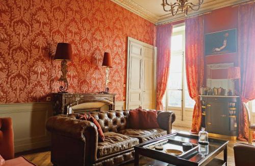 Richebourg - Saint-Clement Apartment | Elegant Le 1825 Suite in the Heart of the City - Guest Rated 9.8
