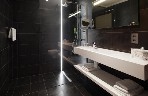 Niveze Hotel | Discover Le 24 Hotel: Exceptional Stay with Family-Friendly Amenities