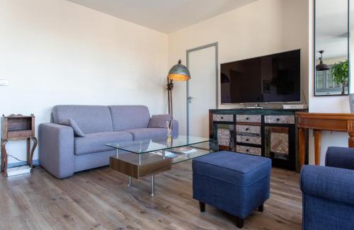 Puteaux Apartment | Discover Le "24th" on Blum Square: Rated 9.4, Pet Friendly
