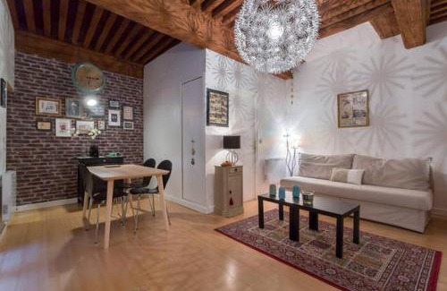 Terreaux - Bat d'argent Apartment | Family-Friendly Comfort at Le 27 L - Rated 8.6/10