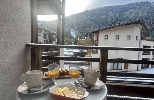 Villarodin-Bourget Apartment | Cozy 2918m Apartment in La Norma with Slopeside Views