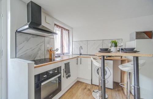 Longperrier Apartment | Discover Family-Friendly Comfort at Le 2en1 Roissy CDG