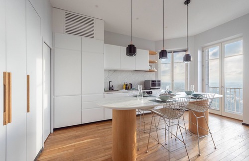 Lyon City Centre Apartment | Experience Scenic Views at Le 360 - Your Lyon Retreat