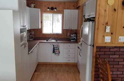 Saint-David-de-Falardeau Ski Chalet | Discover Le 550 Chalet Douillet with Spa and Hot Tub