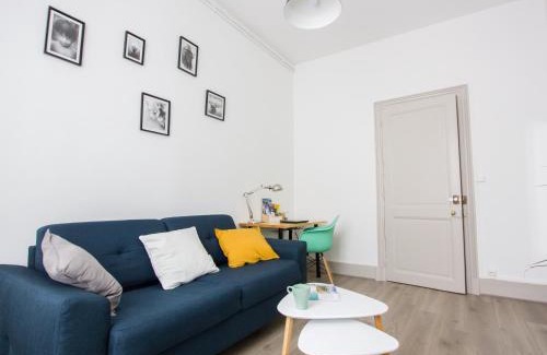 Quartier Chorier-Berriat Apartment | Pet-Friendly Le 62: Relax by the Ocean with Garden Access