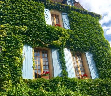 Castelfranc Bed & Breakfast | Oceanfront Retreat at Le 7 des Tonneliers - 8.8 Rated Stay