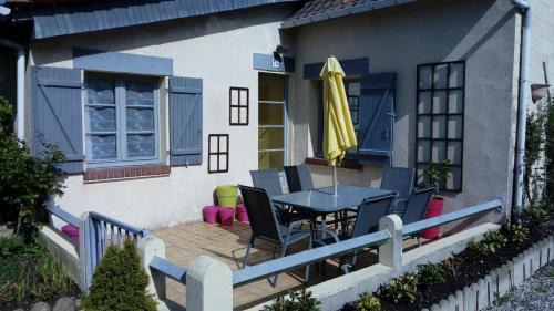 Gamaches House | Relax at Le 76: Pet-Friendly Hotel with Ocean Views