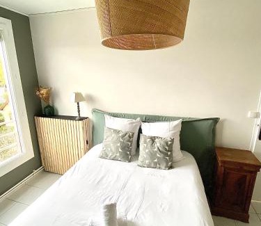 Limoges Apartment | Inviting Le Culminant: Child-Friendly Comfort Awaits