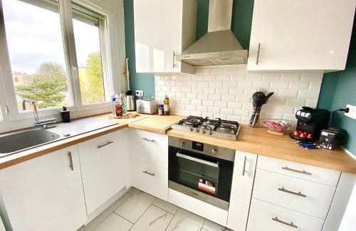 Limoges Apartment | Inviting Le Culminant: Child-Friendly Comfort Awaits