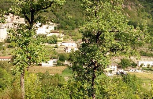 Sellano Apartment | Discover Le Aie Di Postignano: Child-Friendly Retreat