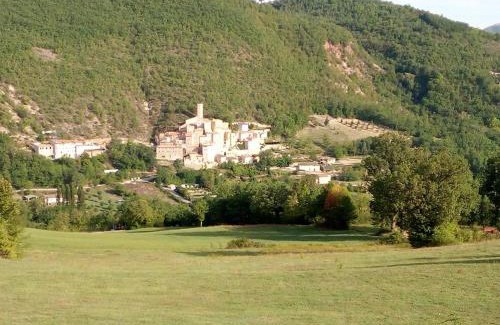 Sellano Apartment | Discover Le Aie Di Postignano: Child-Friendly Retreat