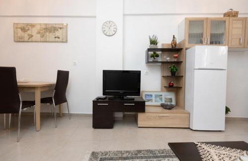Neapoli-Sykies Apartment | Family-Friendly Stay at Le Alex - Rated 8/10 by Guests