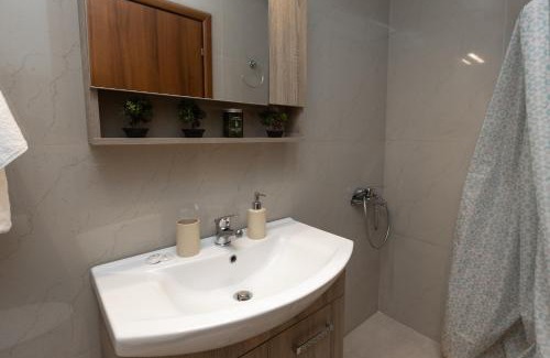 Neapoli-Sykies Apartment | Family-Friendly Stay at Le Alex - Rated 8/10 by Guests