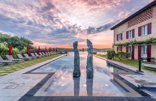 San Benedetto di Lugana Hotel | Discover Le Ali Del Frassino: Spa, Pool & Ocean Views