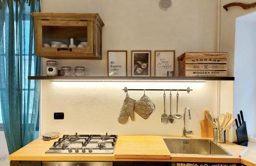 Ossuccio House | Discover Le Allegre Comari di Ossuccio with Oceanfront Spa