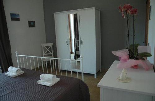 Santa Maria delle Mole Apartment | Budget-Friendly Stay at Le Anfore with Kitchen Amenities