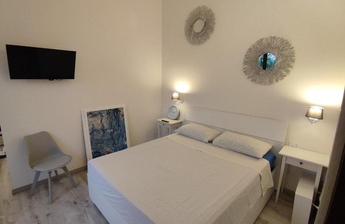 Paratico Apartment | Delightful Stay at Le Antiche Mura - Pet Friendly Retreat