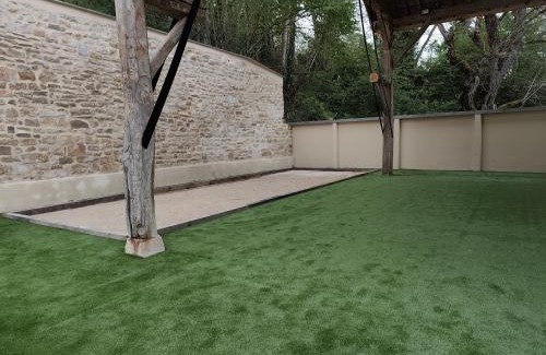 Chablis House | Elegant Le Bacchus: 4-Star Hotel with Family-Friendly Amenities