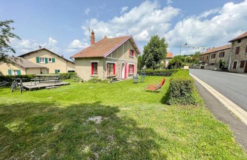Devesset House | Le Baki: Oceanfront Views & Adventure Awaits