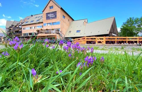 Reallon Hotel | Relax at Le Balcon des Ecrins with Oceanfront Spa Retreat