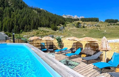 Reallon Hotel | Relax at Le Balcon des Ecrins with Oceanfront Spa Retreat