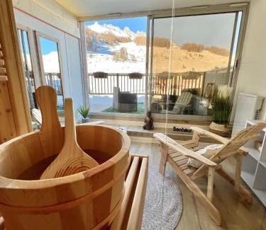 Reallon Hotel | Relax at Le Balcon des Ecrins with Oceanfront Spa Retreat