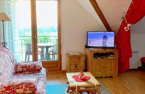 Giez Apartment | Oceanfront Getaway at Le Balcon du Golf - Rated 9.4/10