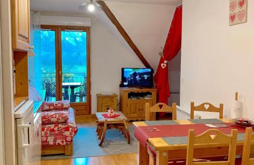 Giez Apartment | Oceanfront Getaway at Le Balcon du Golf - Rated 9.4/10