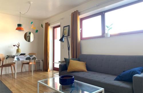 Noisy-le-Sec Apartment | Discover Le Balcon Rouge: Family-Friendly Getaway