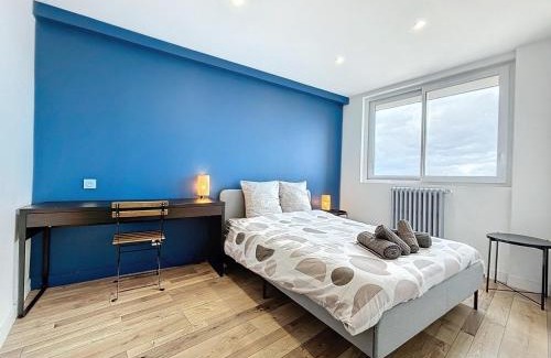 Amidonniers - Caffarelli Apartment | Relax at Le Balcon with Beautiful Canal Views