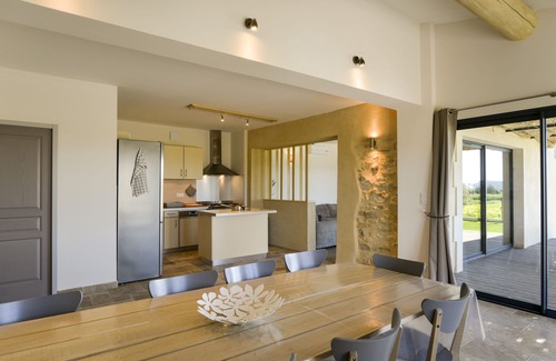 Bagnols-sur-Ceze House | Exquisite Farmhouse Retreat with Private Pool in Provence