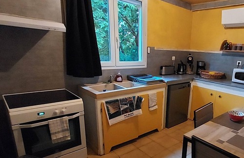 Le Barcares Apartment | Ideal Duplex Retreat in Le Barcarès: Beachside & Family-Friendly